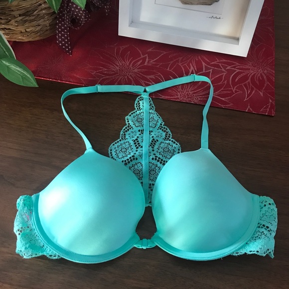 LA senza bra